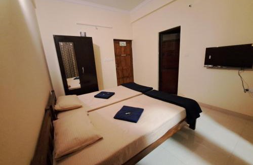 Colvale Apartment | D'souza's Guest House