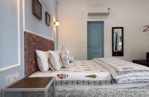 Agra Hotel | Da Bungalow - A Vacation Abode
