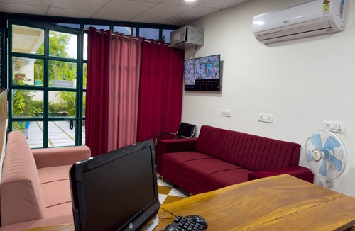 Agra Hotel | Da Bungalow - A Vacation Abode