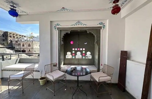 Udaipur City Centre House | Dakhsina haveli heritage Deluxe room