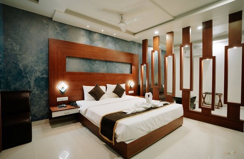 Dwarka Hotel | Daksh The Madhuvan Suites Dwarka
