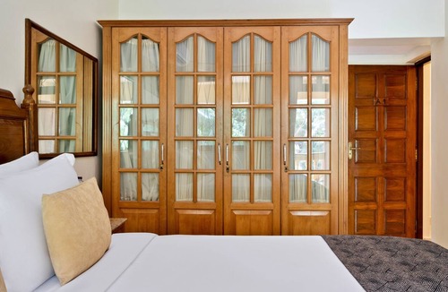 Candolim Hotel | De Mandarin Beach Resort Suites & Villas