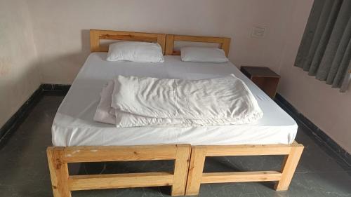 Sitapur Hotel | Deepmangalam home stay