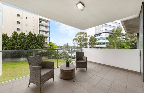Mascot Apartment | Delightful 3-bedroom apartment with AC in Mascot