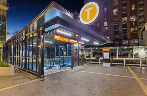 Mascot Apartment | Delightful 3-bedroom apartment with AC in Mascot