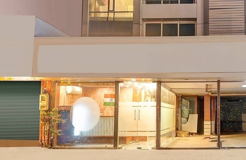 Ahmedabad House | Deluxe Airport Road Hotel Kyra