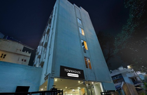 Vijayawada House | Deluxe Benz Circle MG Road