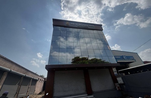 Kadachiwadi House | Deluxe Chakan Corporate New Royal Inn