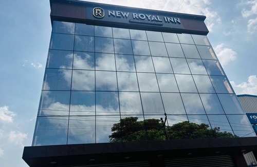 Kadachiwadi House | Deluxe Chakan Corporate New Royal Inn