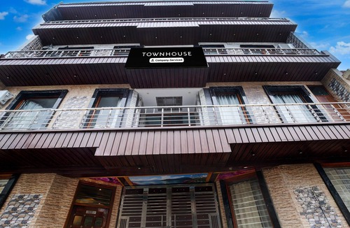 Kishangarh House | Deluxe Chandigarh Near Pec-pgi-pu Hotel Paradise