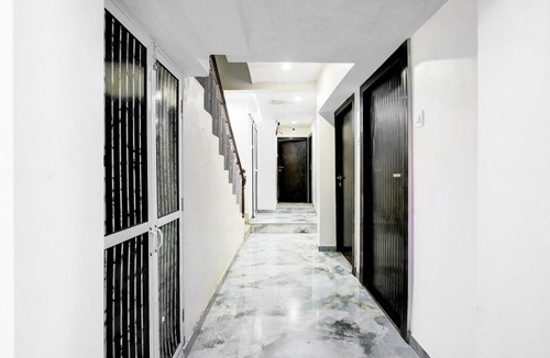 Malad East House | Deluxe Goregaon Near Film City Cupid