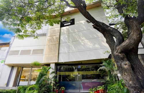 Sakinaka House | Deluxe Hotel Amour