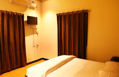 Pallavaram Hotel | Deluxe Hotel
