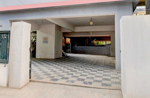 Miyapur House | Deluxe Hotel Nakshatra