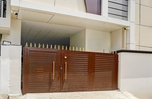 Varanasi House | Deluxe OYO IIT BHU Varanasi