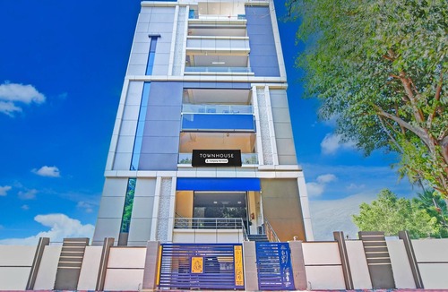 Dwaraka Nagar House | Deluxe Relax Resto Inn