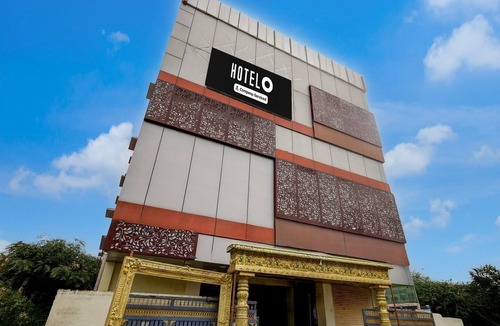 Tiruvallur House | Deluxe S K Vinoth Mahal