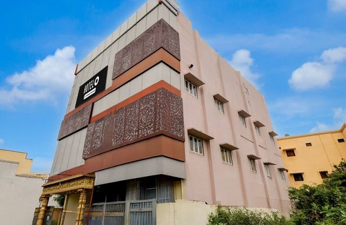 Tiruvallur House | Deluxe S K Vinoth Mahal