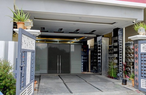 Manikonda House | Deluxe sri Balaji Luxary Rooms