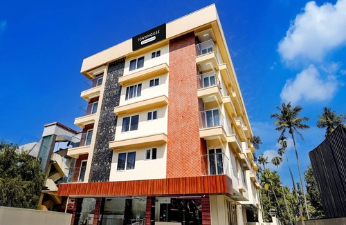 Nedumbassery House | Deluxe Super Townhouse Oak Cochin