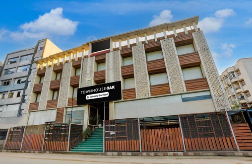 Danapur House | Deluxe the Golden Crown Hotel