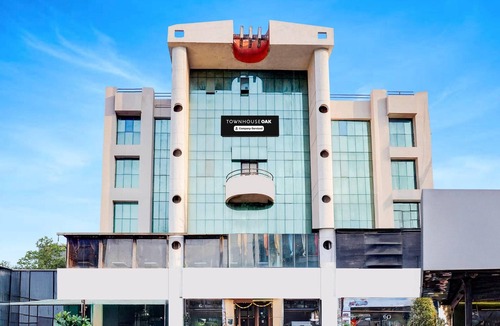 Clover Park House | Deluxe Viman Nagar Downtown Cilantro