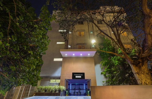 Dwaraka Nagar House | Deluxe With Twin Bed The Pallagio