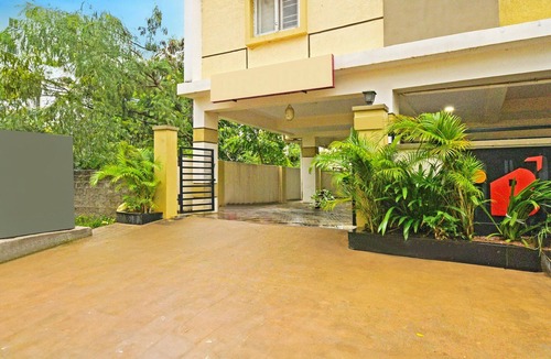 Kondapur House | Deluxe With Twin Bed Rrr Inn
