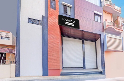 Indore House | DeluxeHotel Grand Vista