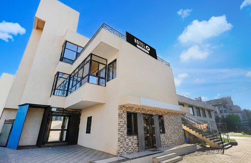 Navsari House | DeluxeHotel Jay Shankar