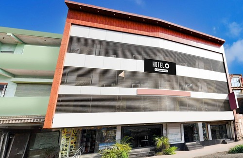 Raipur House | DeluxeHotel Okasu Railway Station