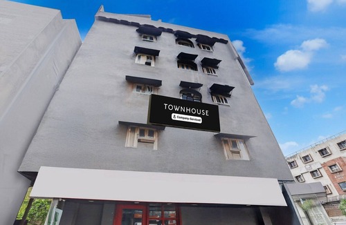 Nagpur House | DeluxeHotel Woodland