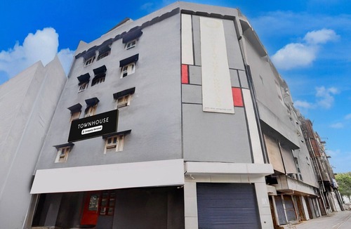 Nagpur House | DeluxeHotel Woodland