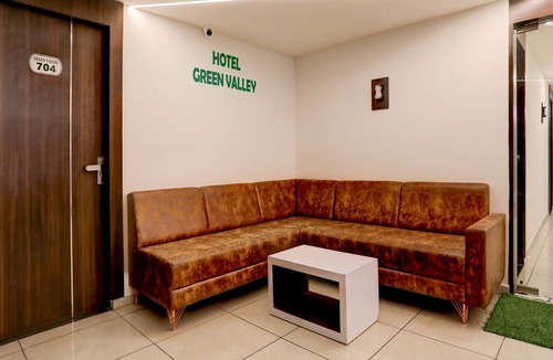 Ahmedabad House | Deluxenana Chiloda Near Airport