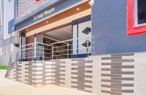 Gachibowli House | DeluxeSri Balaji Luxury rooms