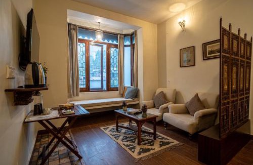 Nainital Cabin | Deodar Bungalow & Cottage by Trikone