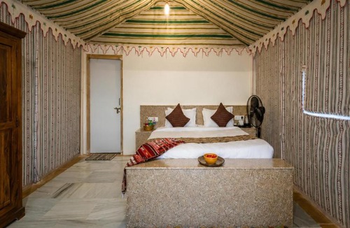 Kanoi Resort | desert Galaxy Camp family Luxury Camp