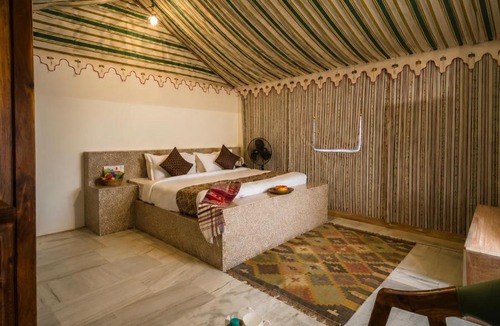Kanoi Resort | desert Galaxy Camp family Luxury Camp
