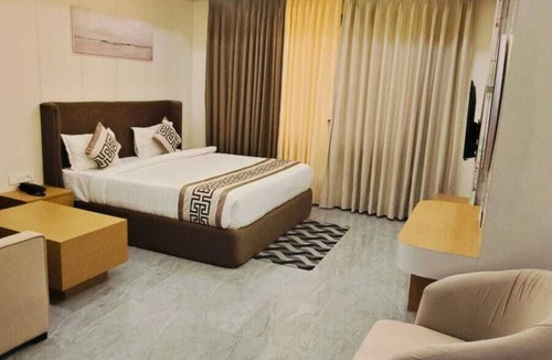 Pratapgarh City Resort | Devansh Palace And Resort