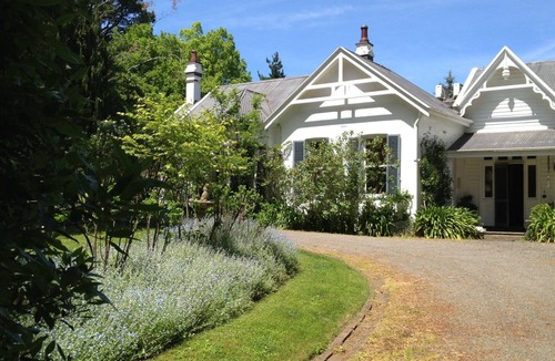 Burradoo Cottage | * DEVON COTTAGE * Bowral - Unique Accommodation