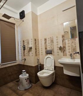 Aluva Bed & Breakfast | Dew River Castle Lake View Stay Aluva Cochin