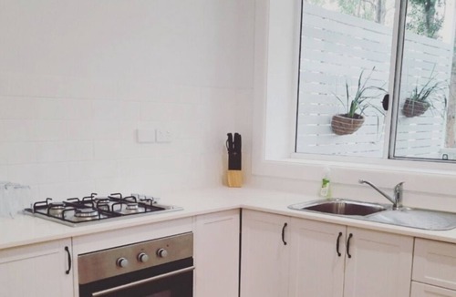 Rainbow Flat Cottage | Diamond Guesthouse ~ Coast and Country Combined!