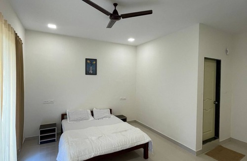 Wai Hotel | Divine Stay Inn Resort