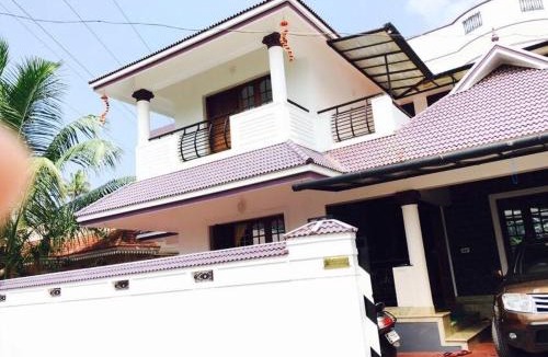 Kumbalam House | Divya Villa