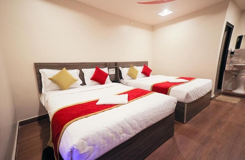 Tirupati Hotel | DLR GRAND