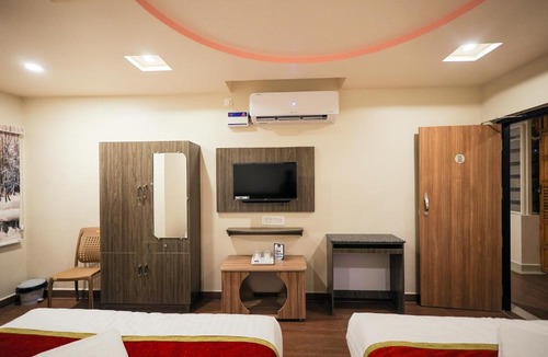 Tirupati Hotel | DLR GRAND