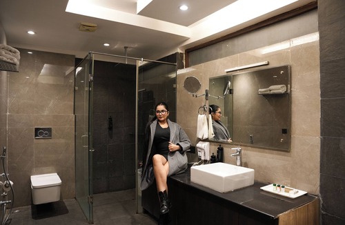 Bail Parao Hotel | DLS Forest Vines Resort & Spa