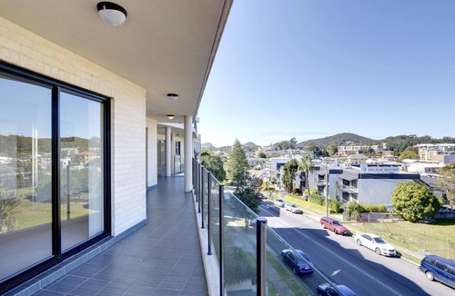 Nelson Bay Apartment | Dolphin Cove Apartments, 13/2-6 Nelson Bay - 300m stroll to the marina!