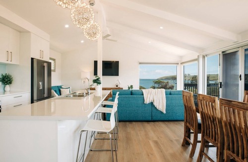 Lake Wangary House | Dolphinview is where luxury resides