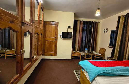 Jagatsukh Bed & Breakfast | Domia Palace